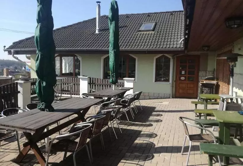 Majatalo Penzion Pod Lesem