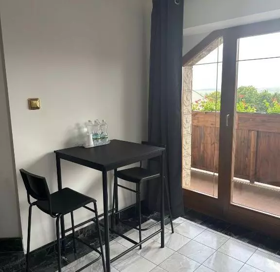 Majatalo Penzion Pod Lesem