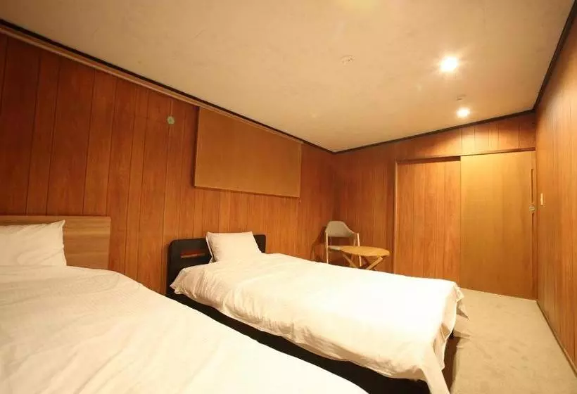 Retkeilymaja やどバーtatsuji