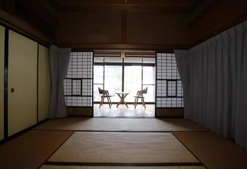 Retkeilymaja やどバーtatsuji