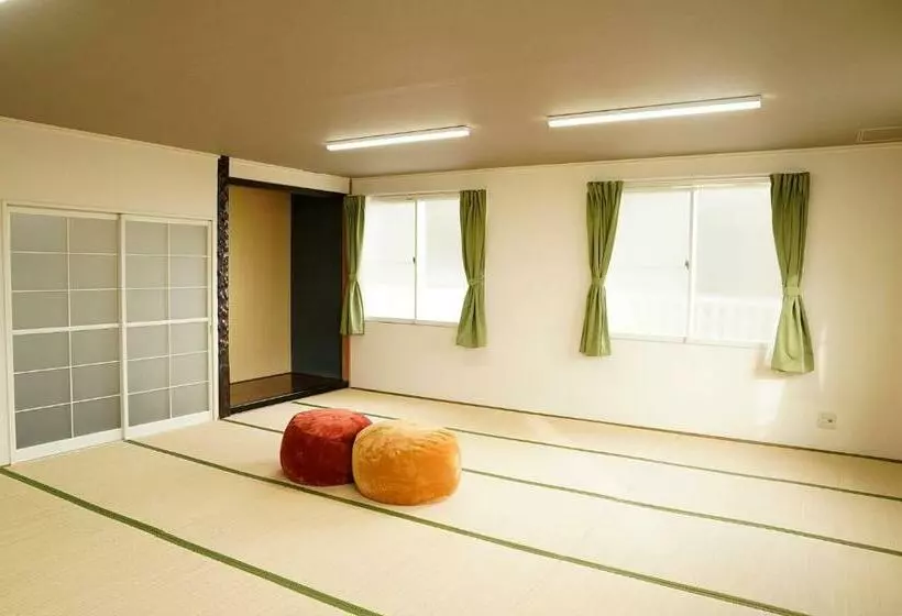 هتل 成田スカイパークイン芝山
