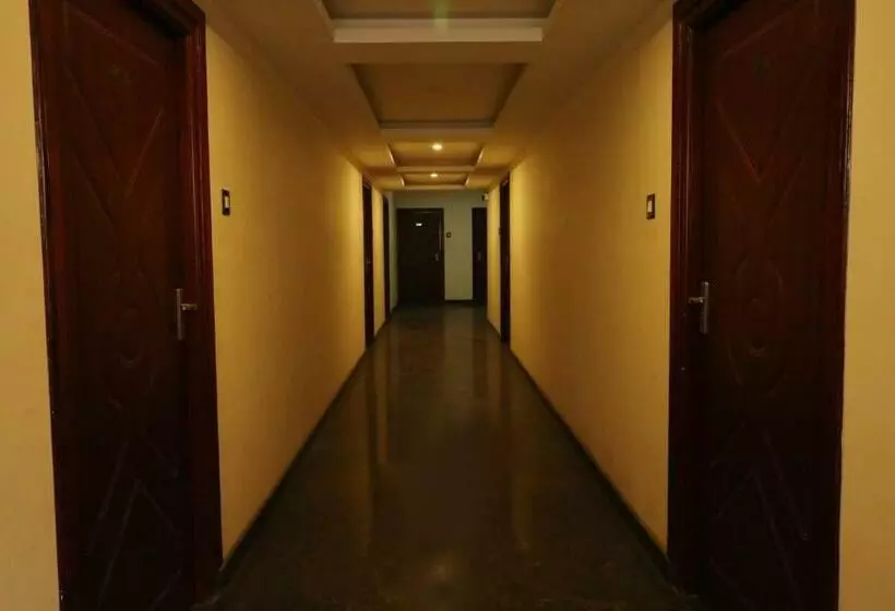 Hotelli Es Residency