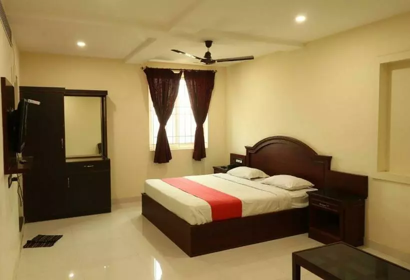 Hotelli Es Residency