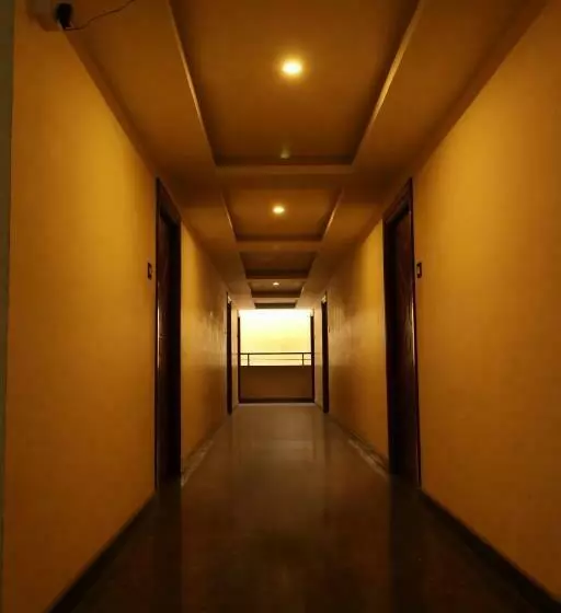 Hotelli Es Residency