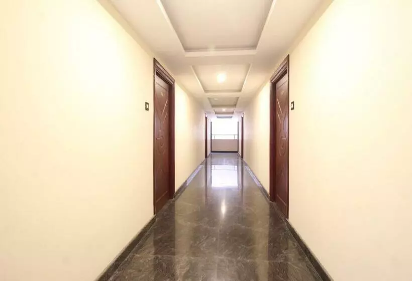 Hotelli Es Residency