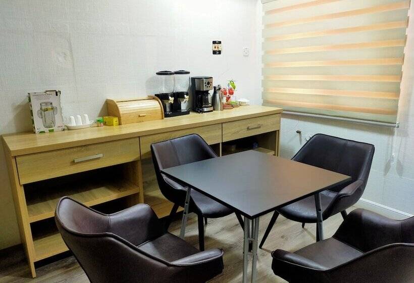 هتل Flexible Business Suites