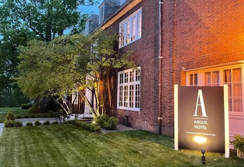 The Argus Hotel & Cocktail Lounge