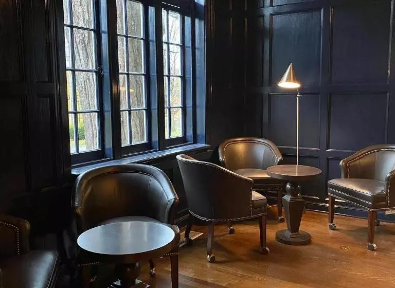 The Argus Hotel & Cocktail Lounge