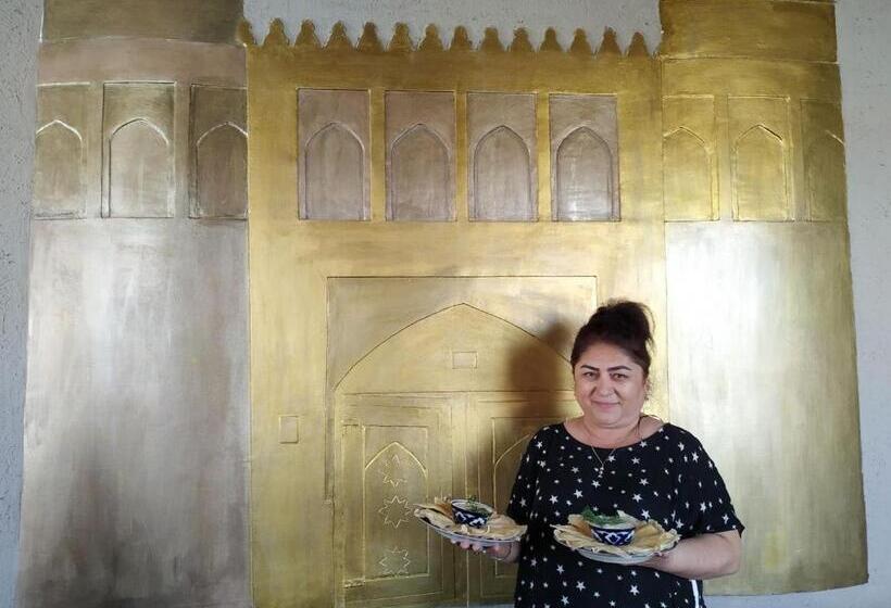 پانسیون Guest House Art Postindoz