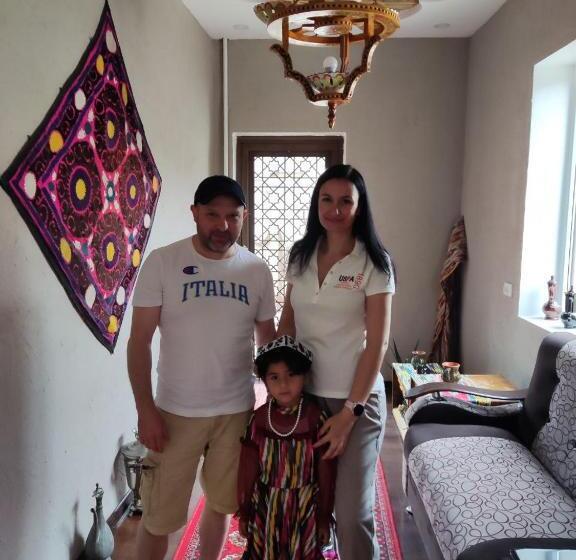 پانسیون Guest House Art Postindoz