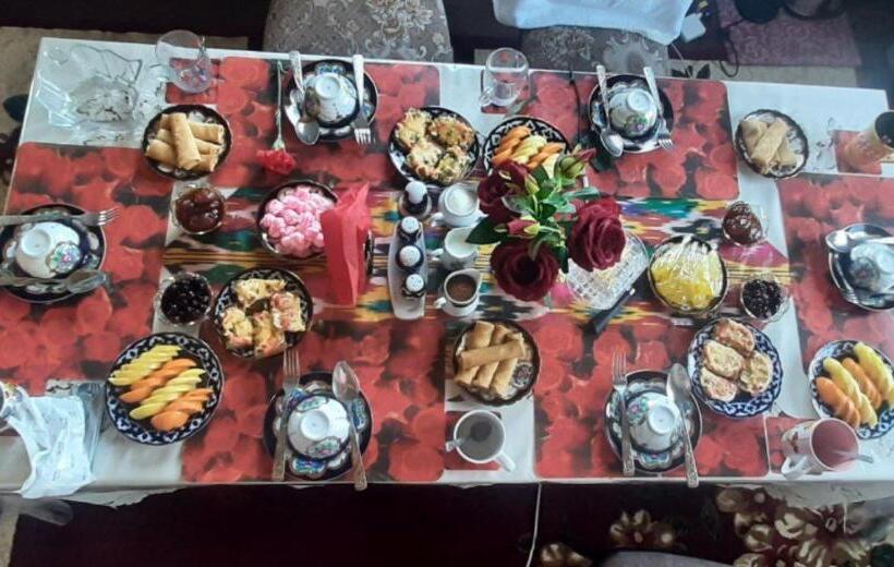 پانسیون Guest House Art Postindoz