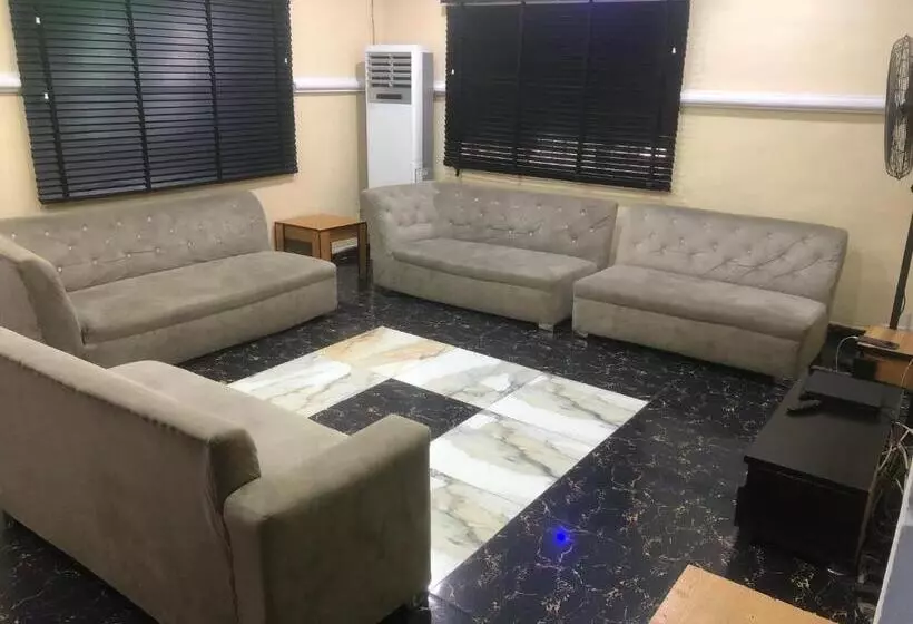 پانسیون Laquinta Hotel By Juicebox