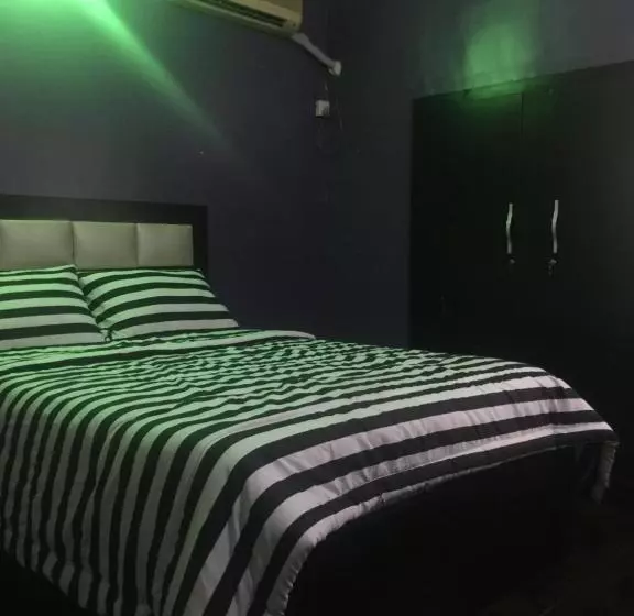 پانسیون Laquinta Hotel By Juicebox