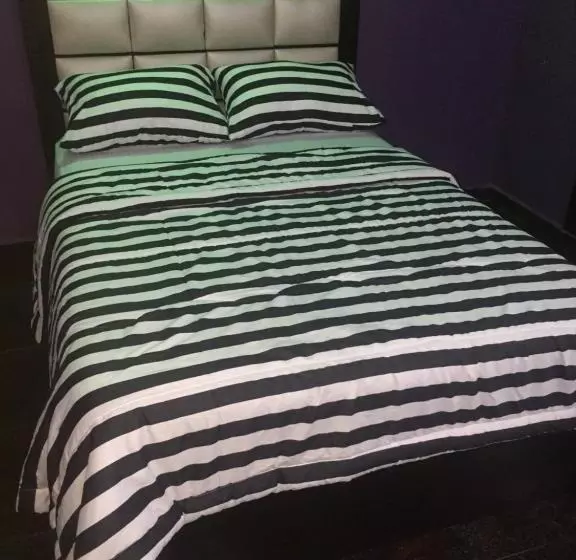 پانسیون Laquinta Hotel By Juicebox