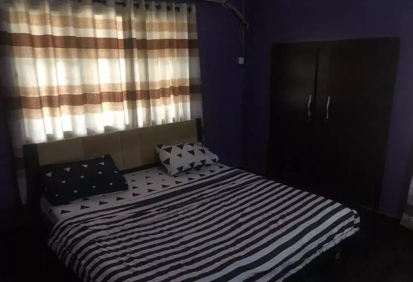 پانسیون Laquinta Hotel By Juicebox