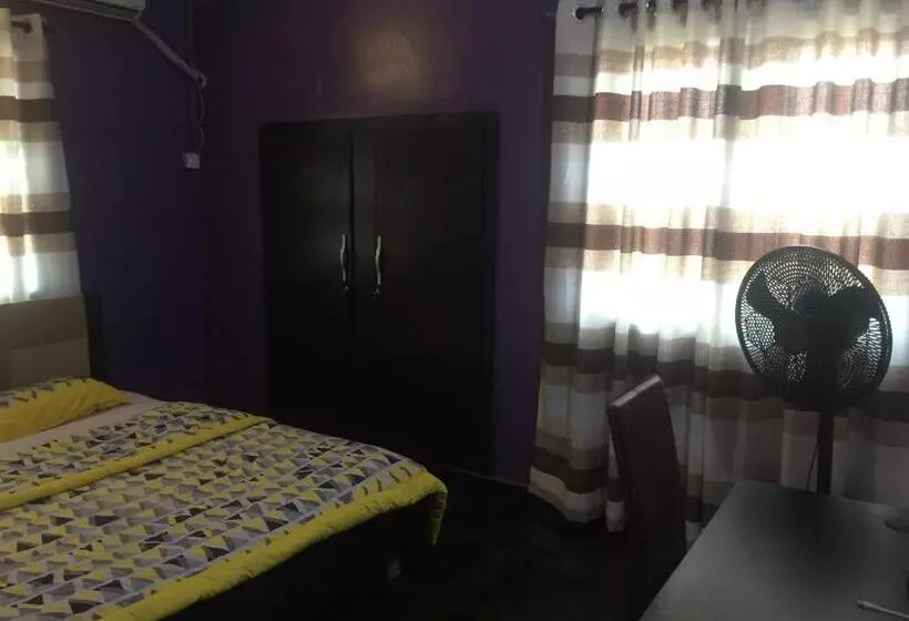 پانسیون Laquinta Hotel By Juicebox