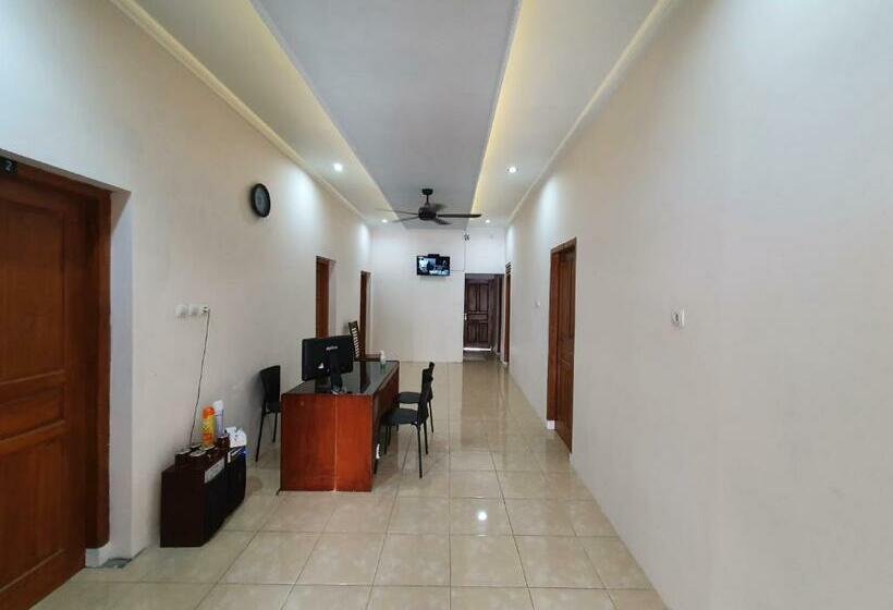 Pension Omo Inn Solo Redpartner