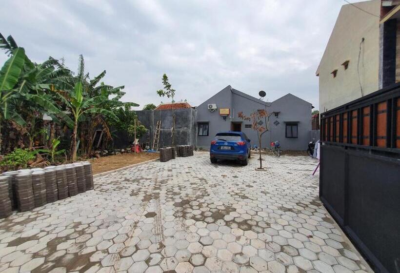 Pension Omo Inn Solo Redpartner