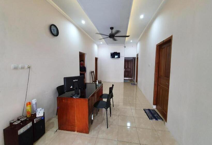 Pension Omo Inn Solo Redpartner