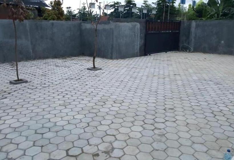 Pension Omo Inn Solo Redpartner