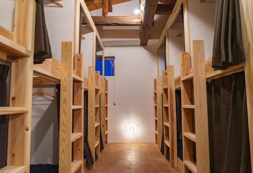 Общежитие ゲストハウス さんかくワサビ Guest House Sankaku Wasabi