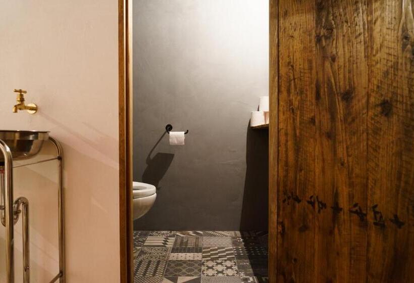 Общежитие ゲストハウス さんかくワサビ Guest House Sankaku Wasabi