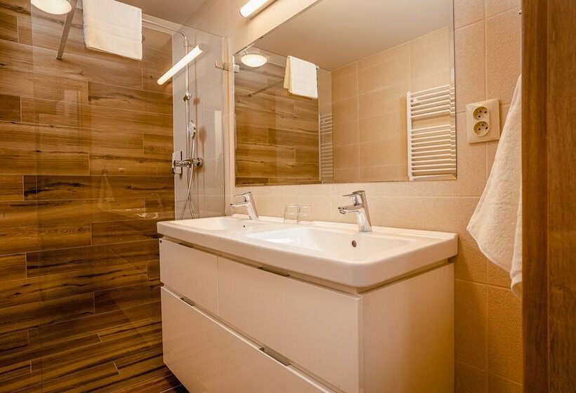 Garni Hotel Dock Bratislava