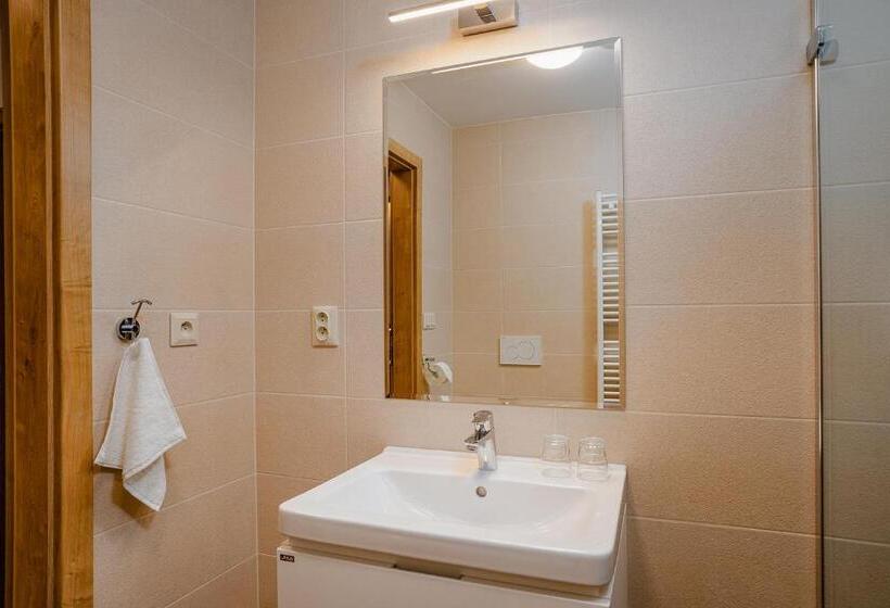 Garni Hotel Dock Bratislava