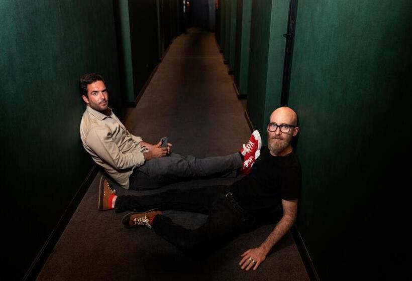 هتل Chic & Basic Gravity