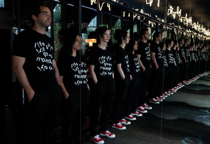 هتل Chic & Basic Gravity