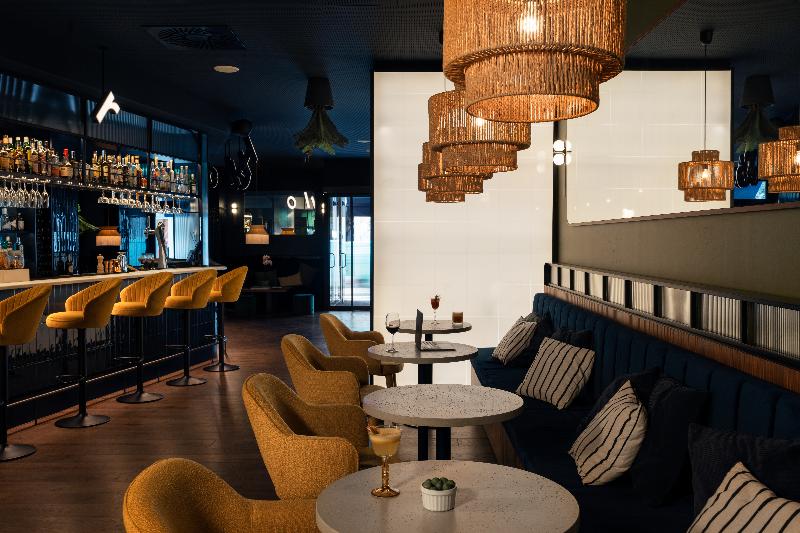 هتل Chic & Basic Gravity