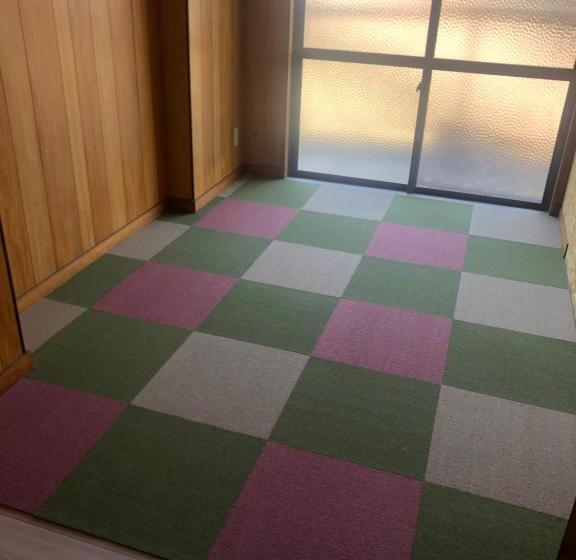 پانسیون 尾道ゲストハウス シータ村