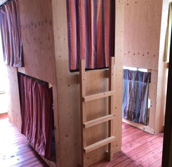 پانسیون 尾道ゲストハウス シータ村