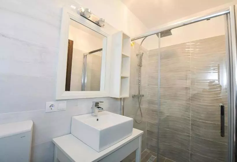 پانسیون Casa Alexandru – Locul în Care Te Simți Acasă