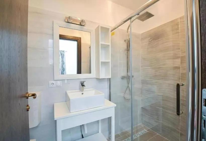 پانسیون Casa Alexandru – Locul în Care Te Simți Acasă