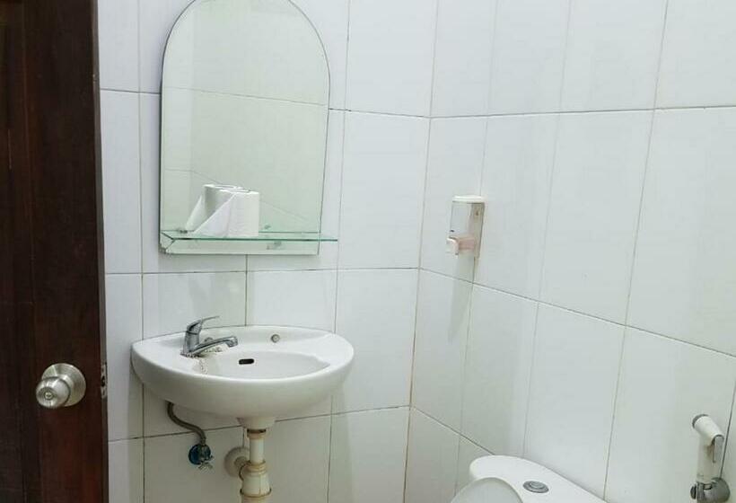 بنسيون Embe Pitoe Syariah Gejayan Mitra Reddoorz