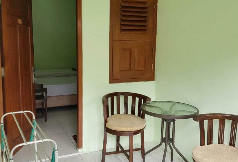 بنسيون Embe Pitoe Syariah Gejayan Mitra Reddoorz