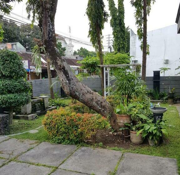 بنسيون Embe Pitoe Syariah Gejayan Mitra Reddoorz