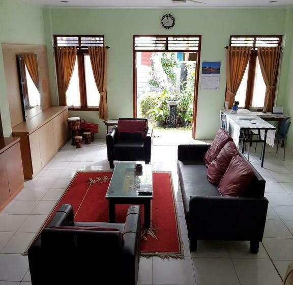 بنسيون Embe Pitoe Syariah Gejayan Mitra Reddoorz