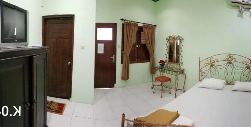 بنسيون Embe Pitoe Syariah Gejayan Mitra Reddoorz