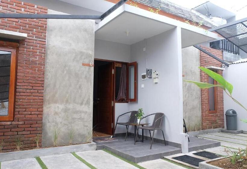 بنسيون Embe Pitoe Syariah Gejayan Mitra Reddoorz