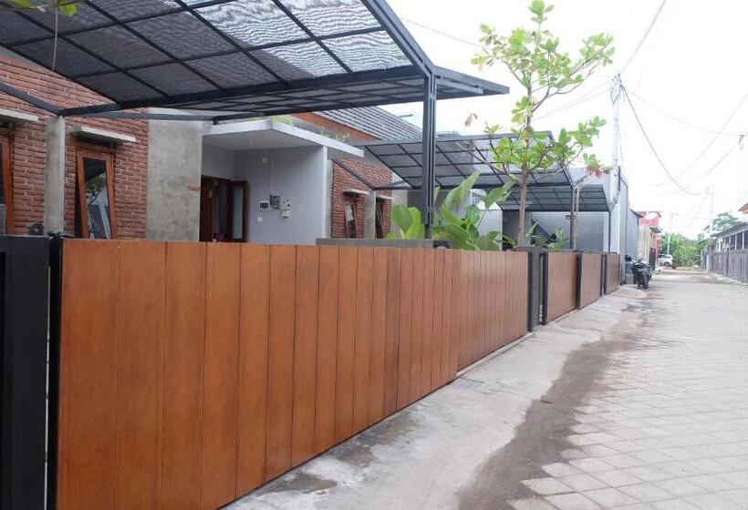 بنسيون Embe Pitoe Syariah Gejayan Mitra Reddoorz