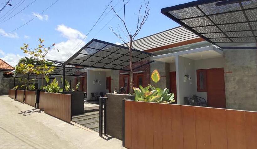 بنسيون Embe Pitoe Syariah Gejayan Mitra Reddoorz