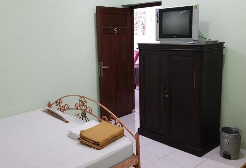 بنسيون Embe Pitoe Syariah Gejayan Mitra Reddoorz