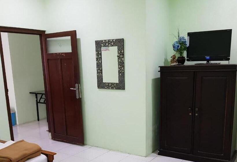 بنسيون Embe Pitoe Syariah Gejayan Mitra Reddoorz