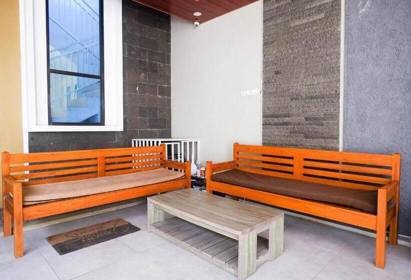 פנסיון Reddoorz Syariah Near Pascasarjana Ugm 3