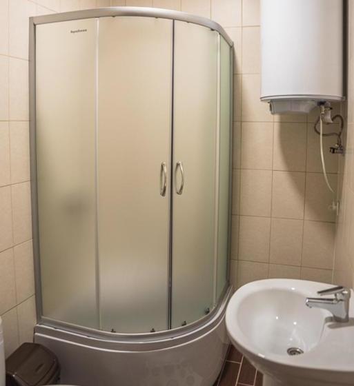 Bed & Breakfast старе подвір я