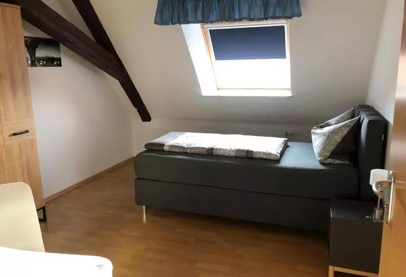 Aamiaismajoitus (B&B) Landhotel Müller Im Donautal