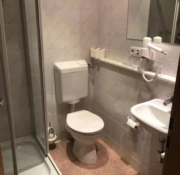 Aamiaismajoitus (B&B) Landhotel Müller Im Donautal