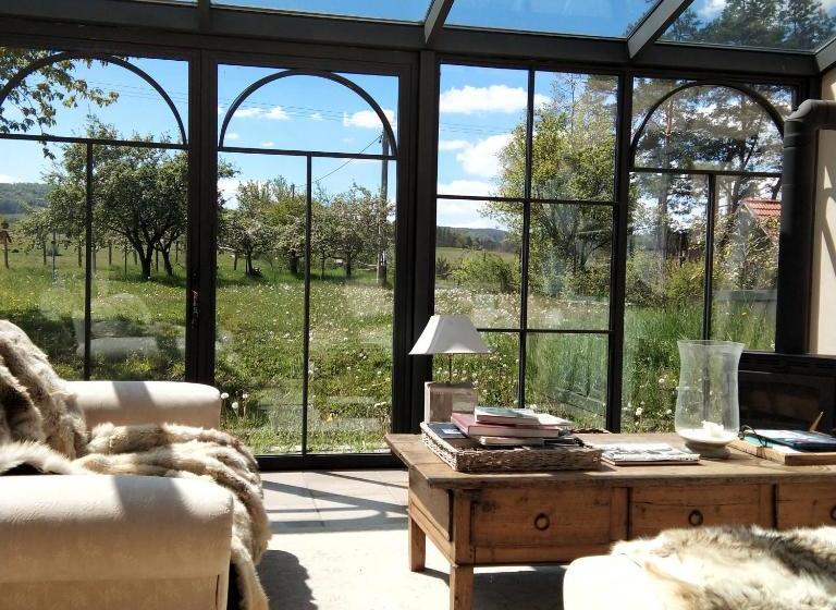 Aamiaismajoitus (B&B) Romantic Cottage